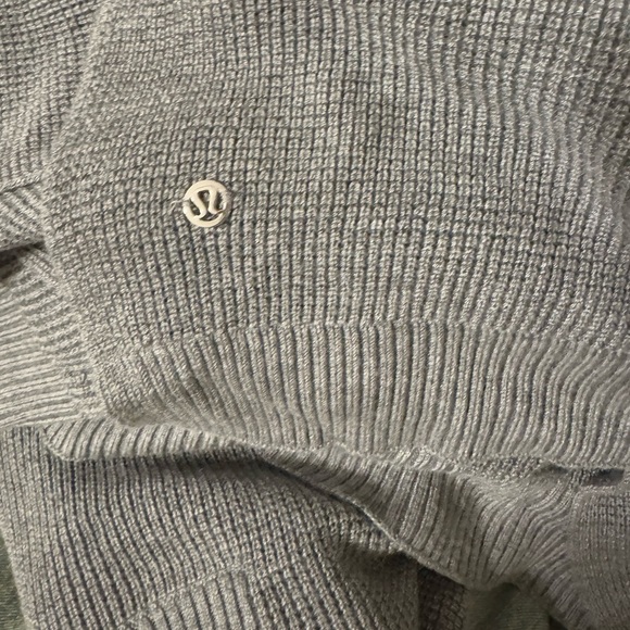 LULULEMON Forward Flow Poncho Gray Cashmere Blend
Oversized Sweater - Picture 8 of 9